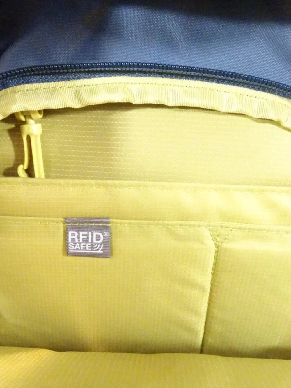 Pacsafe Metrosafe LS-Series LS200 Crossbody Shoulder Bag Travel Blue Anti Theft